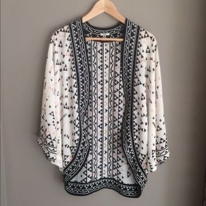 Ecote Black and White Kimono